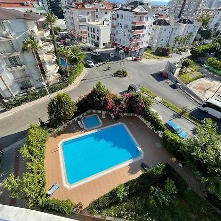 Deniz,kale Manzarali 3+1 Havuzlu 公寓