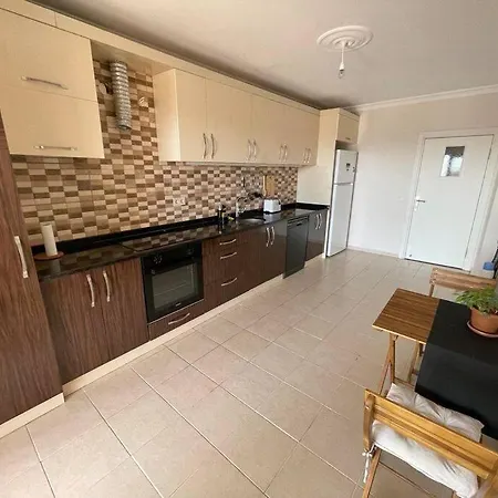 Apartmán Deniz,kale Manzarali 3+1 Havuzlu Alanya